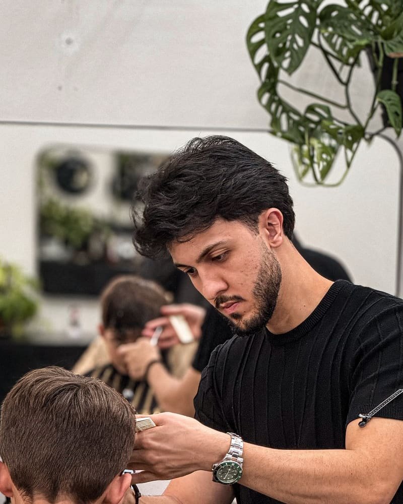 Jonathan Esplugues — barbeiro da Barbearia Magalhães
